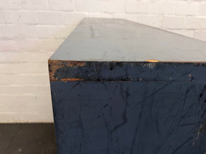 2 Division Grey Shelf (Some Wood Chipping) - REDUCED