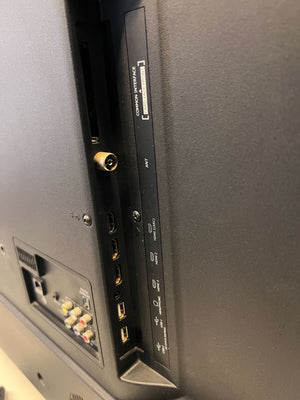 50" Hisense Smart TV with Remote – Excellent Condition