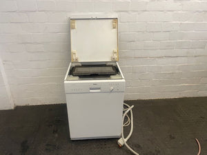 Bosch Dishwasher (Dent on the Side)