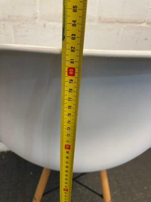 White Wooden Leg Chair - PRICE DROP - 2ndhandwarehouse.com