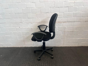 Black Fabric Mid-Back Office Chair On Wheels