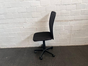 Black Mesh High-Back Office Chair On Wheels (No Arm Rests)