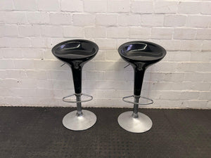 Black Bar Stool - PRICE DROP - 2ndhandwarehouse.com