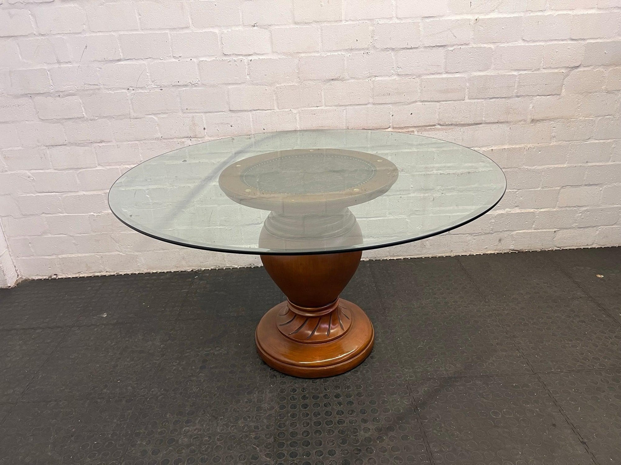 Round Glass Top 6 Seater Dining Table - REDUCED