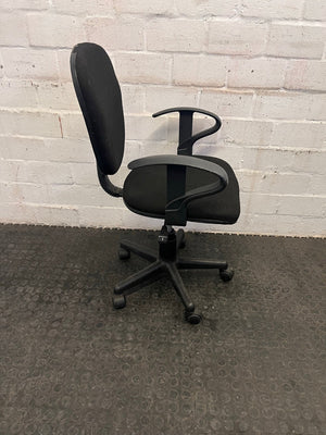 Black Typist Chair on Wheels (Slightly Loose Back Rest) - CLEARANCE