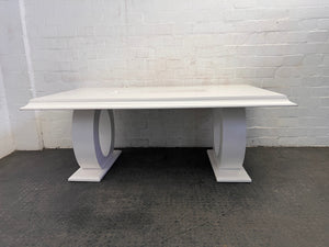 White Solid Wood Dining Table with Circular Legs