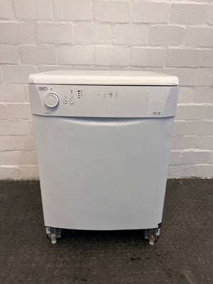 White Defy Dishwasher - REDUCED - Minor damage on base