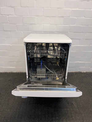 White Defy Dishwasher - REDUCED - Minor damage on base