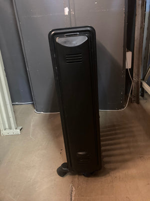 Black DeLonghi 14 Fin Oil Heater - PRICE DROP