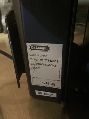 Black DeLonghi 14 Fin Oil Heater - PRICE DROP