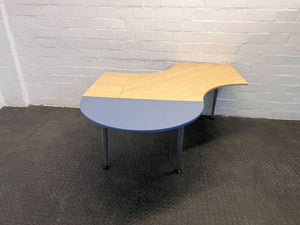 Light Brown Arrow Shaped Cluster Desk with Gray Side (Width: 170cm)(Height: 74cm)