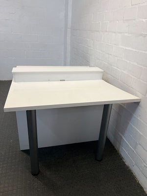 White Wooden MultiPerson Desk with Divider (W: 140cm)(H: 94cm)- REDUCED