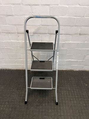 Reliable 3-Step Steel Stepladder