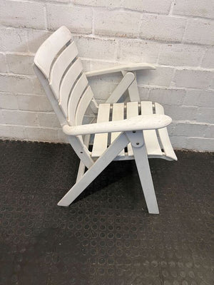 Vintage Styled Firm White Outdoor Foldable Garden Chair - 2ndhandwarehouse.com
