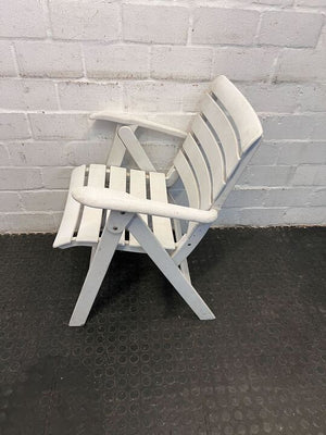 Vintage Styled Firm White Outdoor Foldable Garden Chair - 2ndhandwarehouse.com