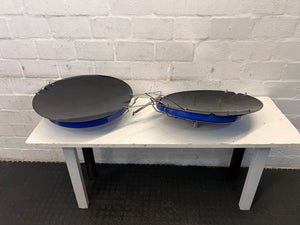 Round Cast Iron Braai Pan with Blue Base โ Durable & Unique Design