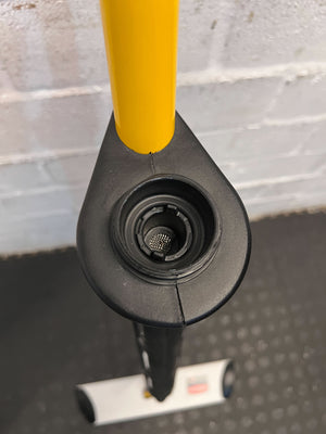 Rubbermaid Commercial Microfiber Mop - Yellow Handle, 135 cm - 2ndhandwarehouse.com