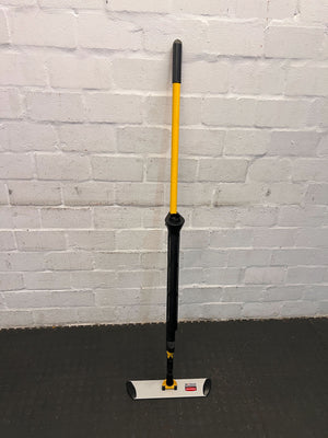 Rubbermaid Commercial Microfiber Mop - Yellow Handle, 135 cm - 2ndhandwarehouse.com