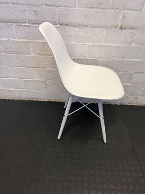 Modern White Plastic Chair with Wooden Legs - Minor Wear
