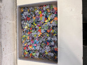 Colorful 1000-Piece Wolf Puzzle by Heye - Minor Box Wear