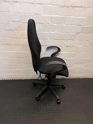 Ergonomic Black Fabric Office Chair with Minor Wear