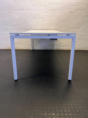 Modern White Office Desk with Curved Top – Great Condition