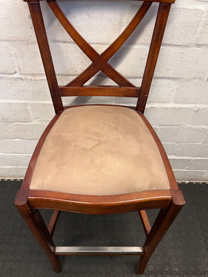 Elegant Wooden Bar Stool with Soft Upholstered Seat β Minor Wear - 2ndhandwarehouse.com