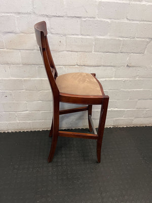 Elegant Wooden Bar Stool with Soft Upholstered Seat β Minor Wear - 2ndhandwarehouse.com