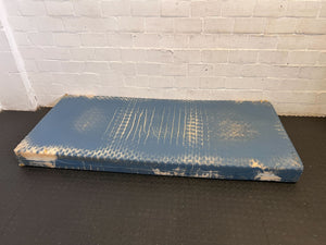 Comfortable Blue Foam Single Mattress - Minor Wear, Affordable Sleep Solution