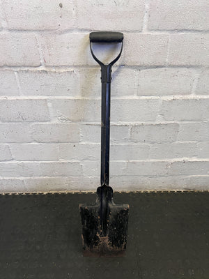 Reliable Black D-Handle Garden Shovel - 2ndhandwarehouse.com