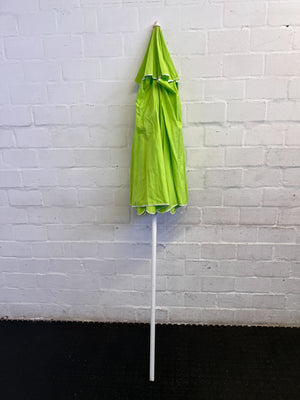 Vibrant Green Beach & Patio Umbrella with White Trim ✨ - 2ndhandwarehouse.com