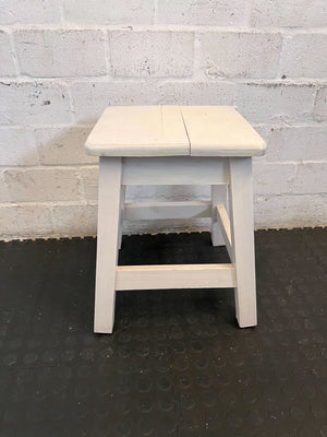 Pine stool white -Rec09SJCXPM1P- GOOD TO UPLOAD - Good