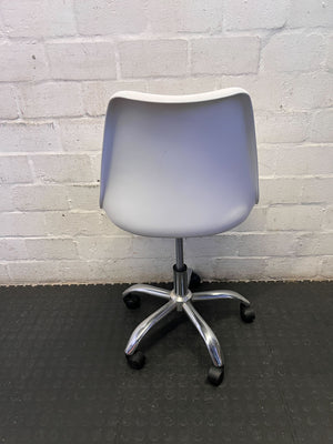 Mid back office chair white