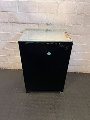 Some visible damages on mirrors -Elegant Mirrored 3-Drawer Bedside Cabinet with damage