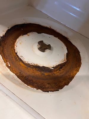 Reliable DEFY Compact White Microwave Oven - Rusted inside - 2ndhandwarehouse.com