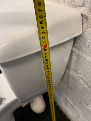 Classic White Ceramic Close-Coupled Toilet - Fair used - 2ndhandwarehouse.com