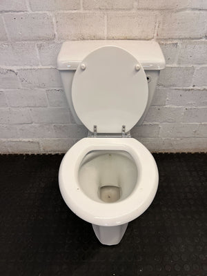 Classic White Ceramic Close-Coupled Toilet - Fair used - 2ndhandwarehouse.com