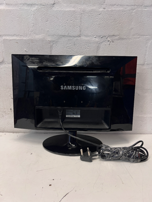 Samsung Flat Screen TV - Used Fair, Functional Status Unknown - 2ndhandwarehouse.com