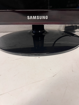 Samsung Flat Screen TV - Used Fair, Functional Status Unknown - 2ndhandwarehouse.com