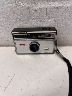 Vintage Kodak Instamatic 104 Camera with Case - Untested - 2ndhandwarehouse.com