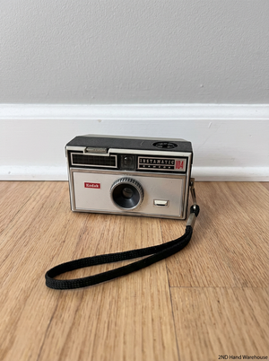 Vintage Kodak Instamatic 104 Camera with Case - Untested - 2ndhandwarehouse.com