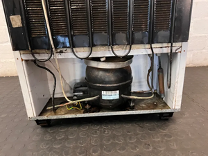 Fridge Freezer - Visible Rust & Interior Door Crack - 2ndhandwarehouse.com