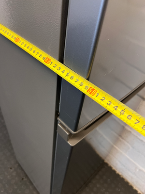 Hisense Silver Top-Freezer Fridge - Minor Scuffs & Stickers on Door - 2ndhandwarehouse.com