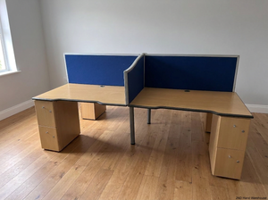 Two-Way Office Cluster Desk with Privacy Screen - 2ndhandwarehouse.com