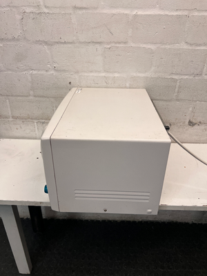 A60439-Samsung Countertop Microwave with Grill Function — Good Working Order with Minor Fading to Markings