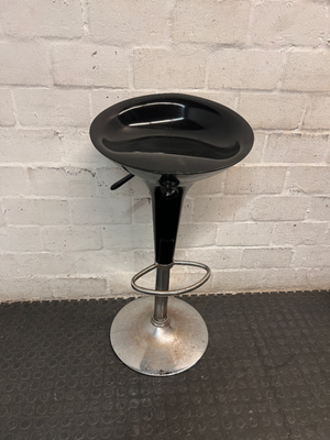 Black Gas-Lift Bar Stool with Chrome Base — Corrosion on Metal Legs and Bases