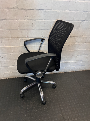 Black Mesh Office Chair - Light Marks on Backrest - 2ndhandwarehouse.com