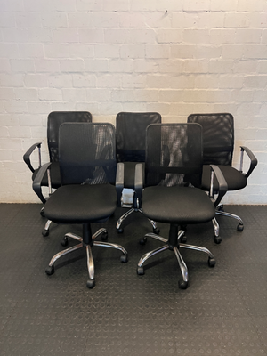 Black Mesh Office Chair - Light Marks on Backrest - 2ndhandwarehouse.com