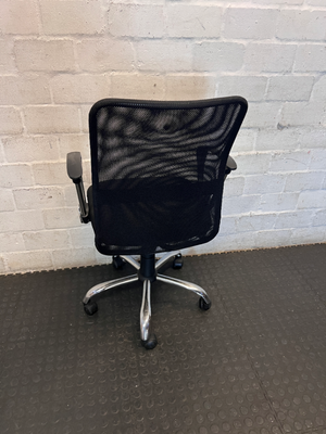 Black Mesh Office Chair - Light Marks on Backrest - 2ndhandwarehouse.com