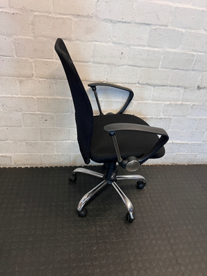 Black Mesh Office Chair - Light Marks on Backrest - 2ndhandwarehouse.com